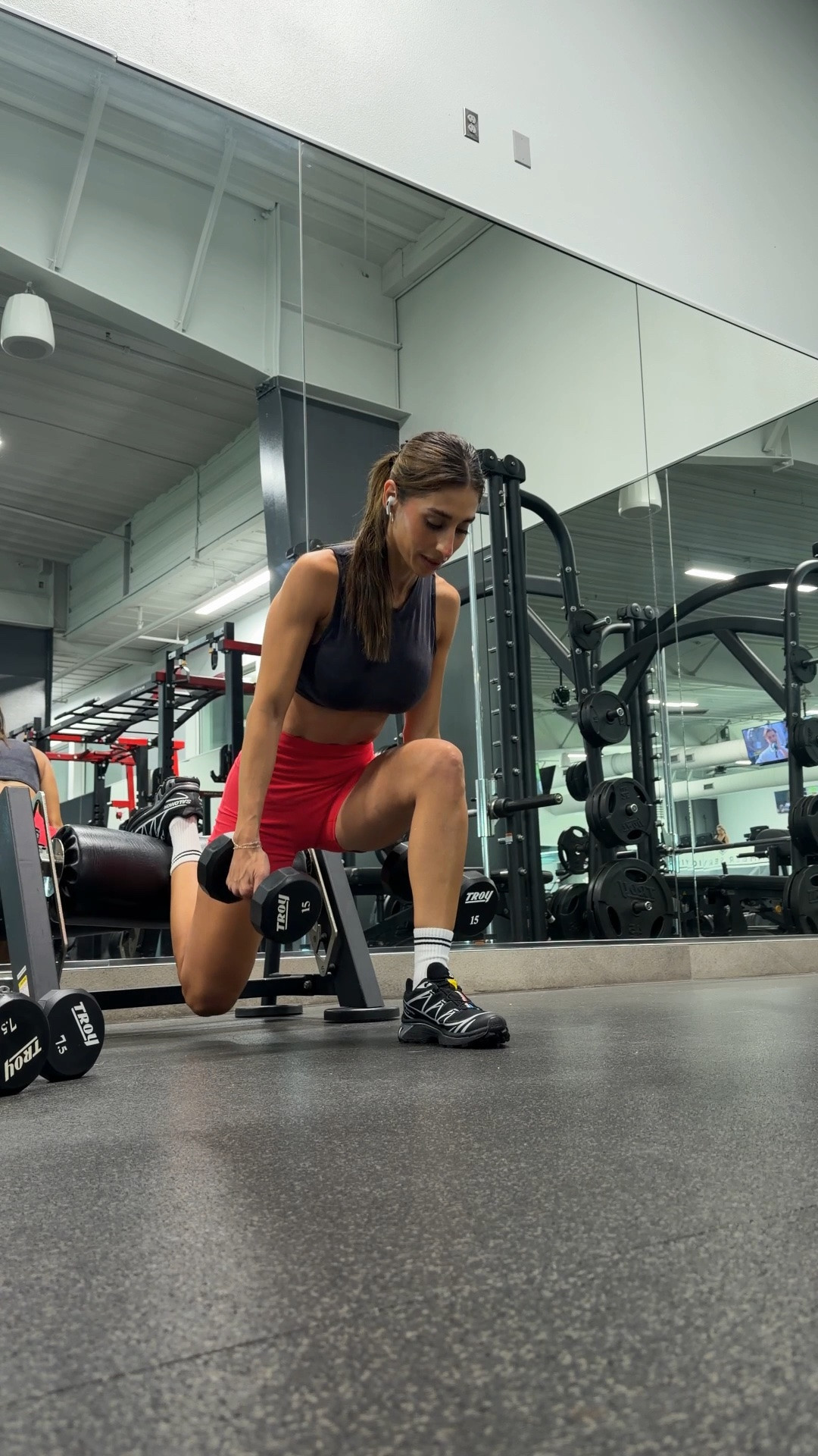 Activewear gym #gymoutfit #salomon

#LTKActive #LTKfitnessgoals #LTKmorningroutine