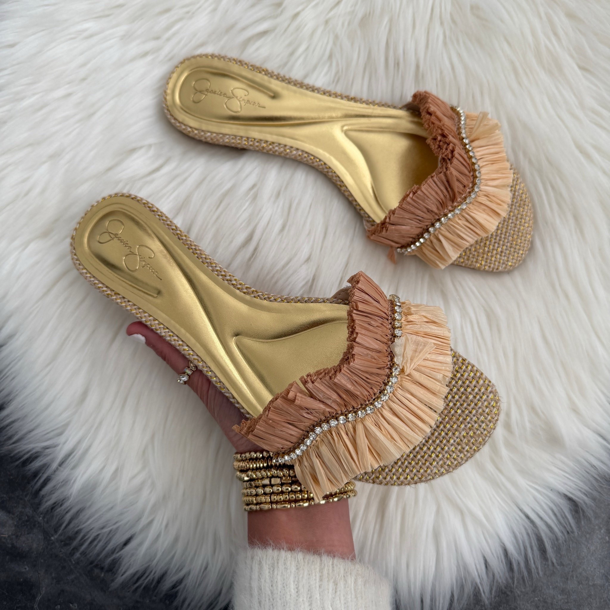 Jessica Simpson danive slide sandal in light natural runs true to size and comes in 3 colors 