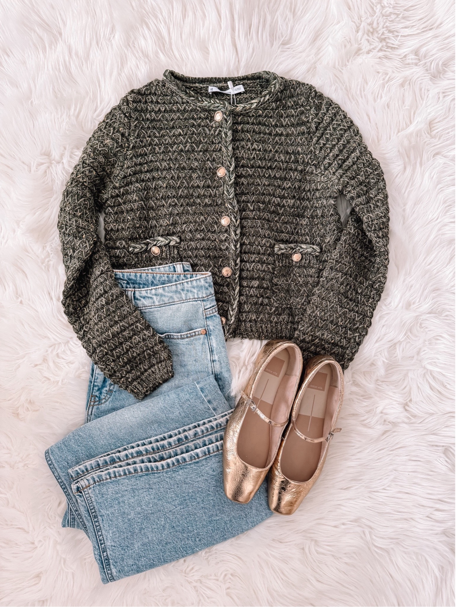 Lovingggggg this new cardigan 😍

#LTKFindsUnder50 #LTKStyleTip #LTKFindsUnder100