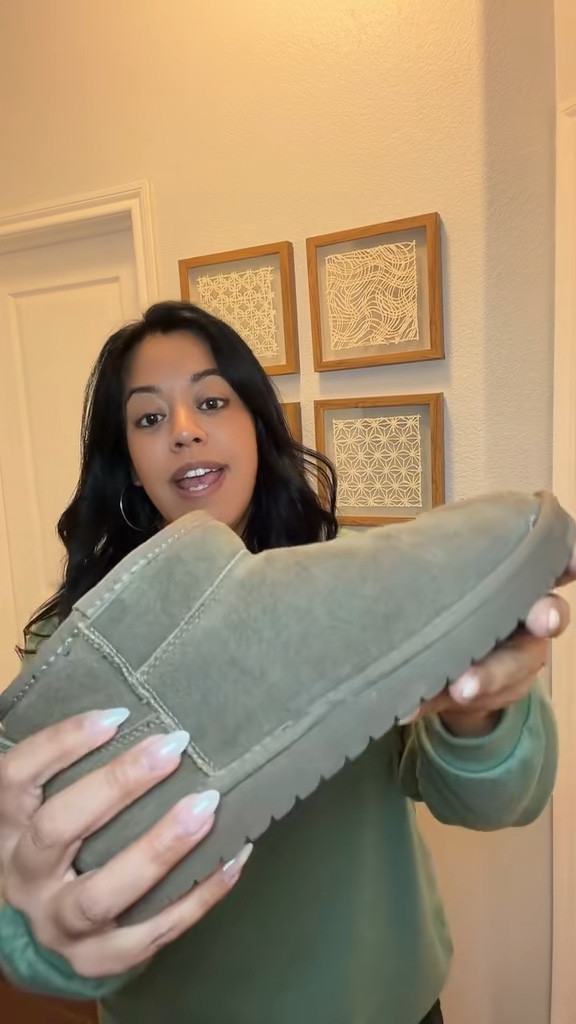 Mom life but make it comfy ☁️
These Project Cloud boots are my go-to for school drop-off, errands, and chasing kids all day.
Cute, cozy, and my feet DON’T hurt 🙌
#MomMustHaves #ProjectCloud #MomLifeComfort #EverydayBoots #ComfyStyle

#LTKmomlife #LTKGiftGuide #LTKootd