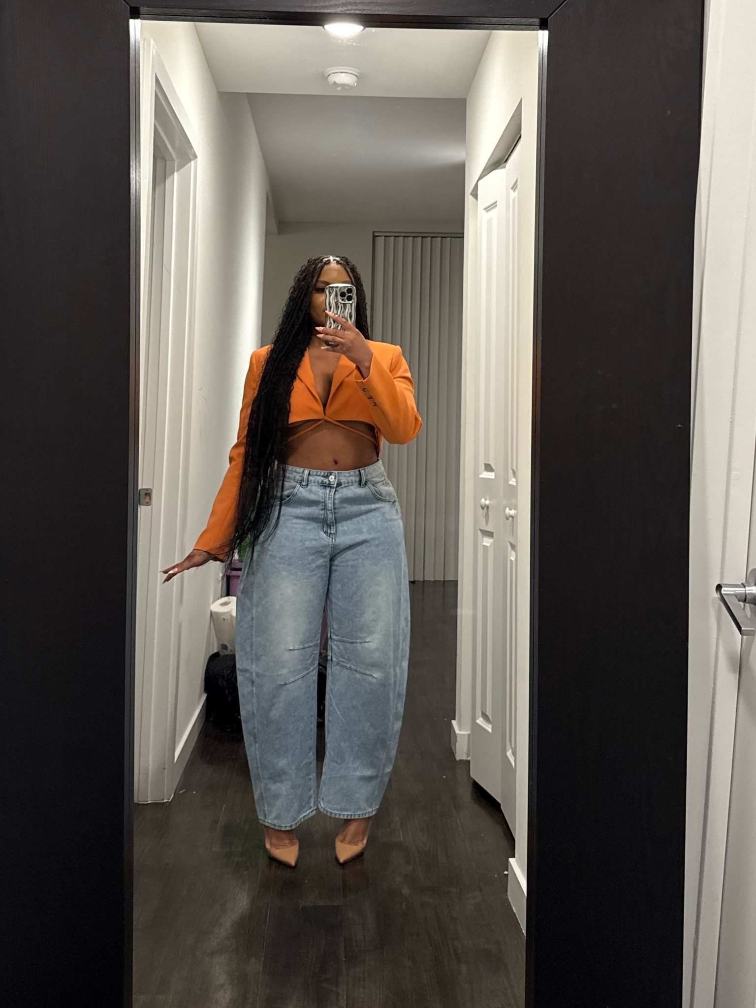 Barrel jeans, cropped blazer, pumps, fall outfit 

#LTKStyleTip #LTKFindsUnder100