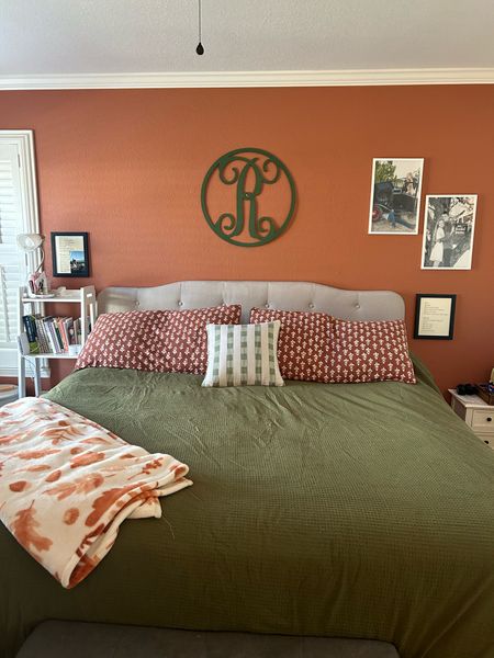 Spring bedroom refresh! 
King bedspread hunter green duvet cover. 
HOME | BEDROOM 

#LTKfindsunder100 #LTKhome