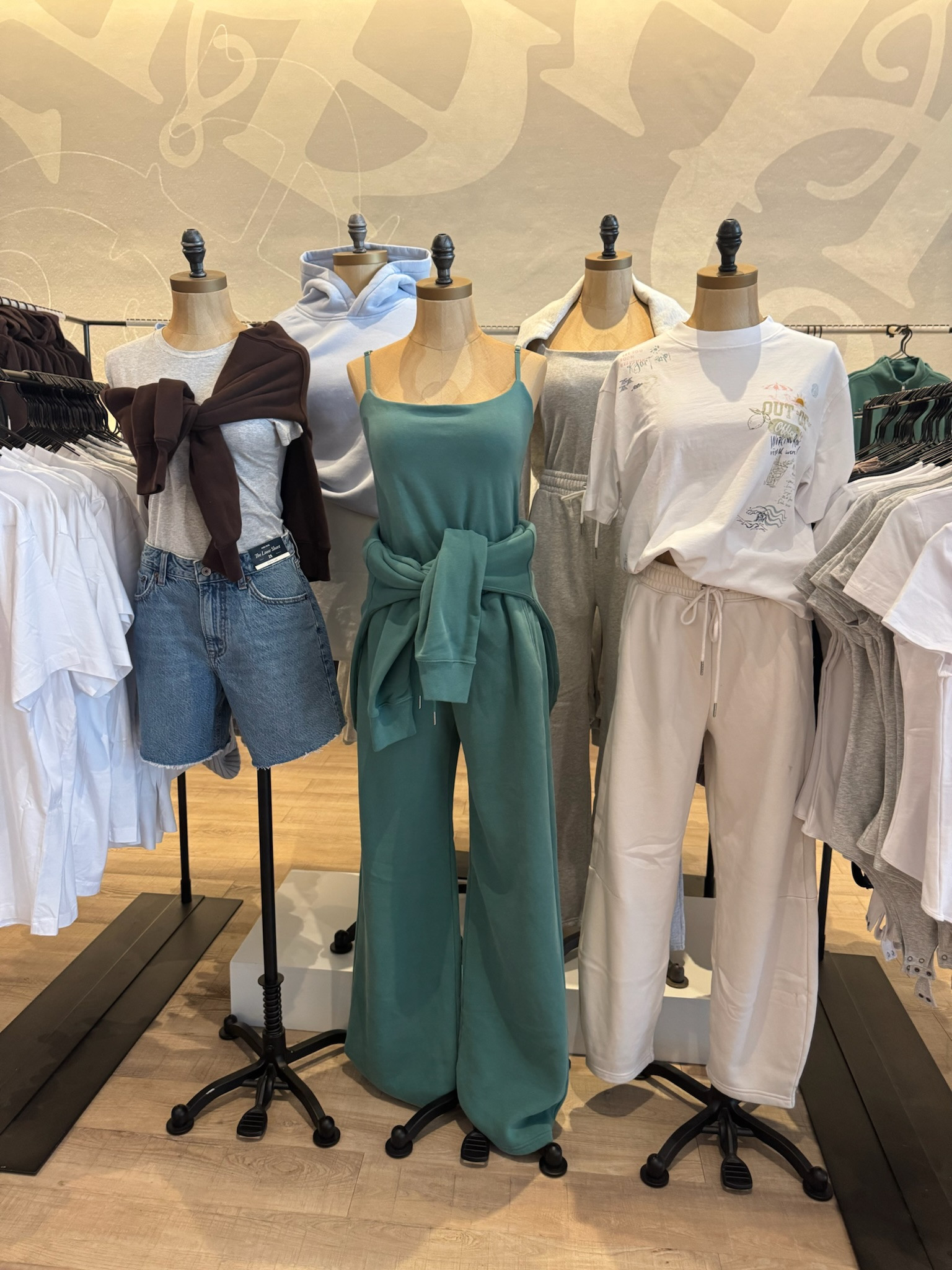 20-50% off Abercrombie site wide✨ 

abercrombie, abercrombie sale, sale alert, sale finds, a&f, A&F sale, A&F sale finds, sweatpants, loungewear, casual style, denim shorts, tank top, basics, staples, mom of 4, military wife, Coronado, California, Lauren Mulloy 

 #LTKSaleAlert #LTKFindsUnder50 #LTKFindsUnder100