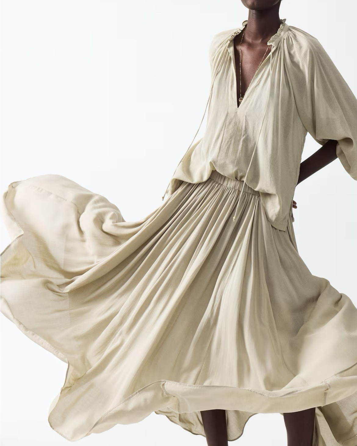 Maxi skirt and balloon sleeved top matching set 

#LTKSeasonal