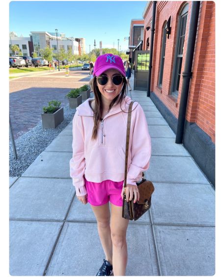 Lululemon scuba hoodie pink mist with hotty hot shorts sonic pink (size 6)

 


#LTKSeasonal #LTKfindsunder100 #LTKfitness
