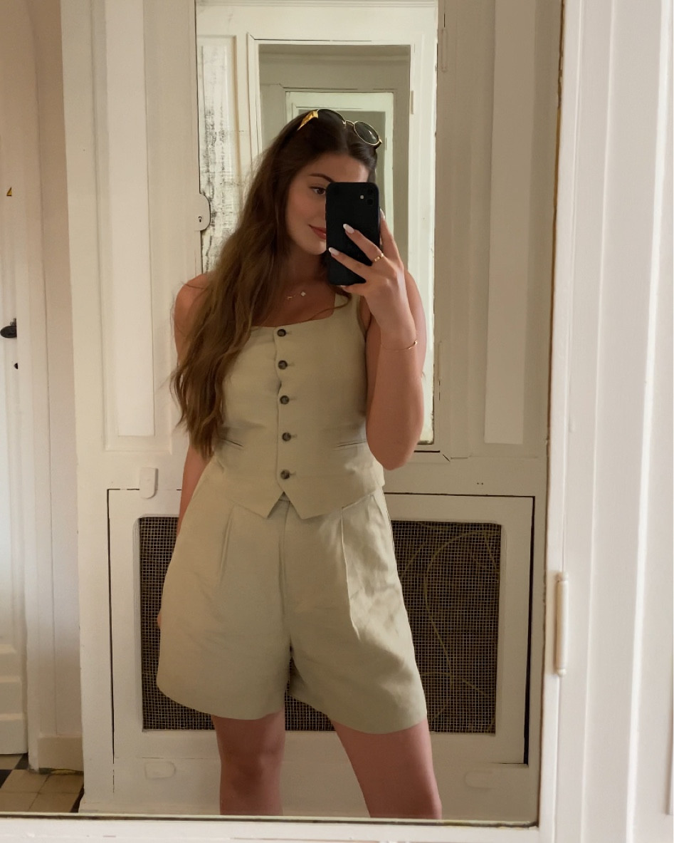H&M / Holiday / Waistcoat / Shorts / Two Piece / Beige Set 

#LTKuk #LTKsummer #LTKstyletip