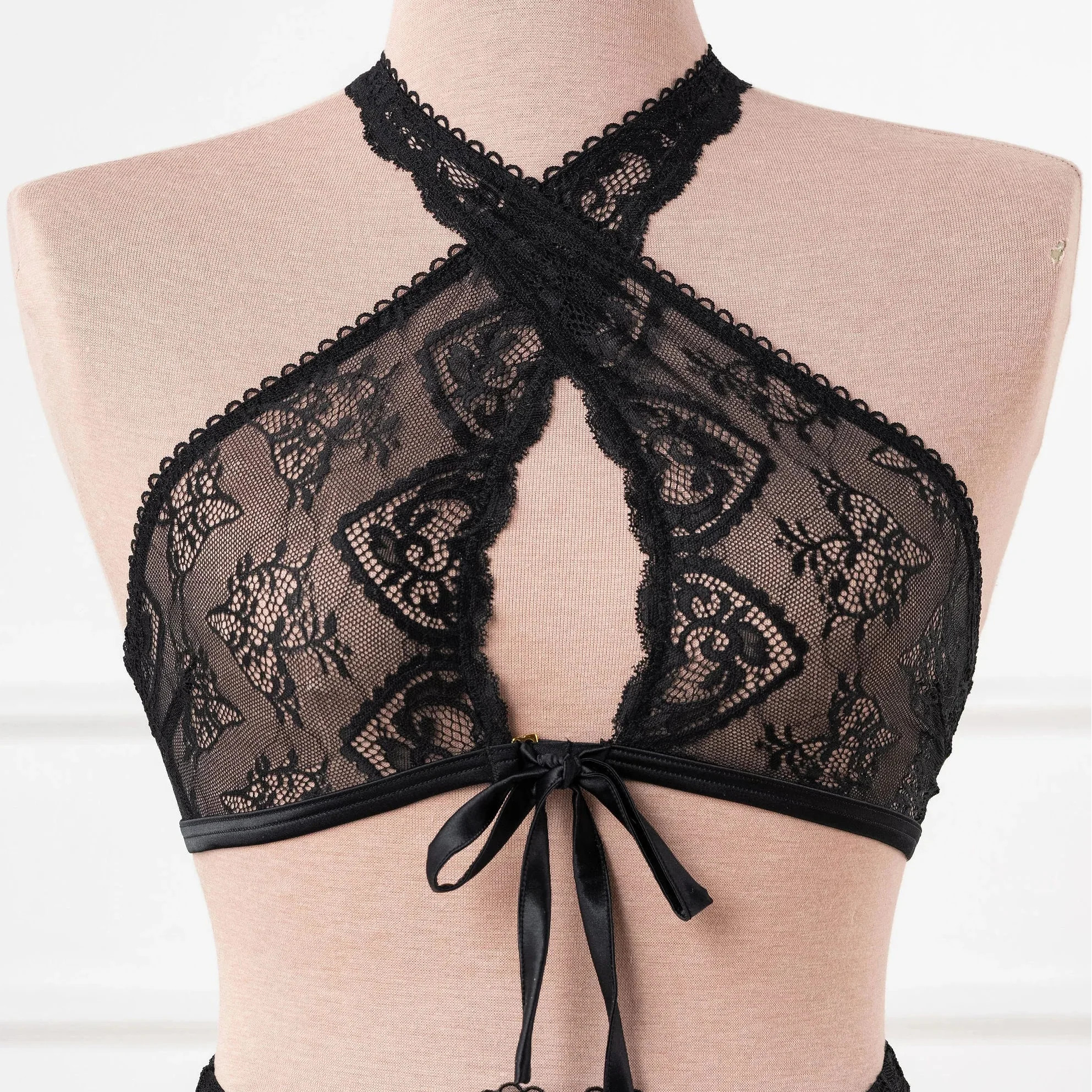 Lacy Crossover Bralette - Black | Mentionables