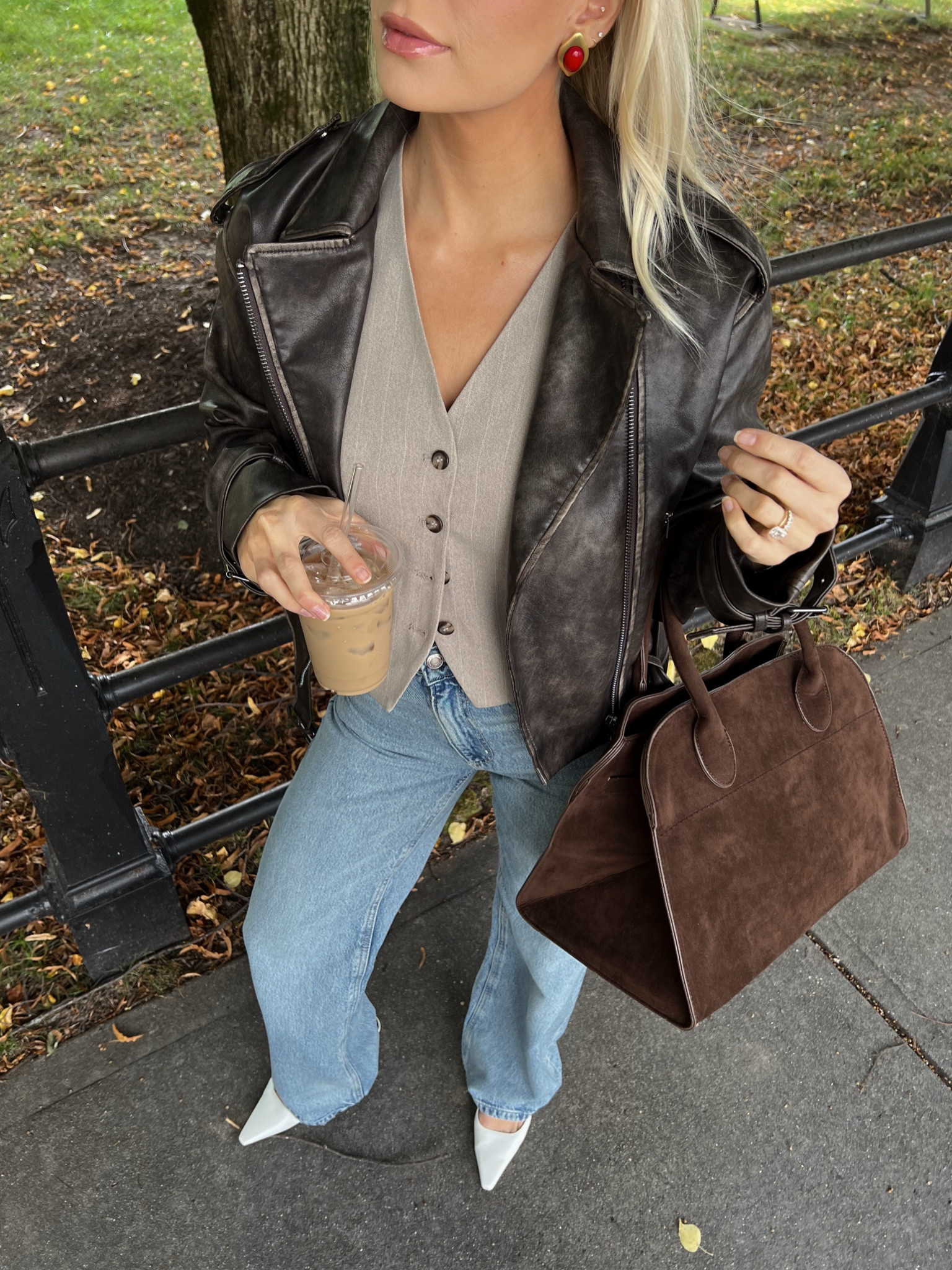 Fall transitional outfit! Medium in jacket, small in vest, 26Reg in jeans. 
Linking similar shoes. @dynamite #ad

#kathleenpost

