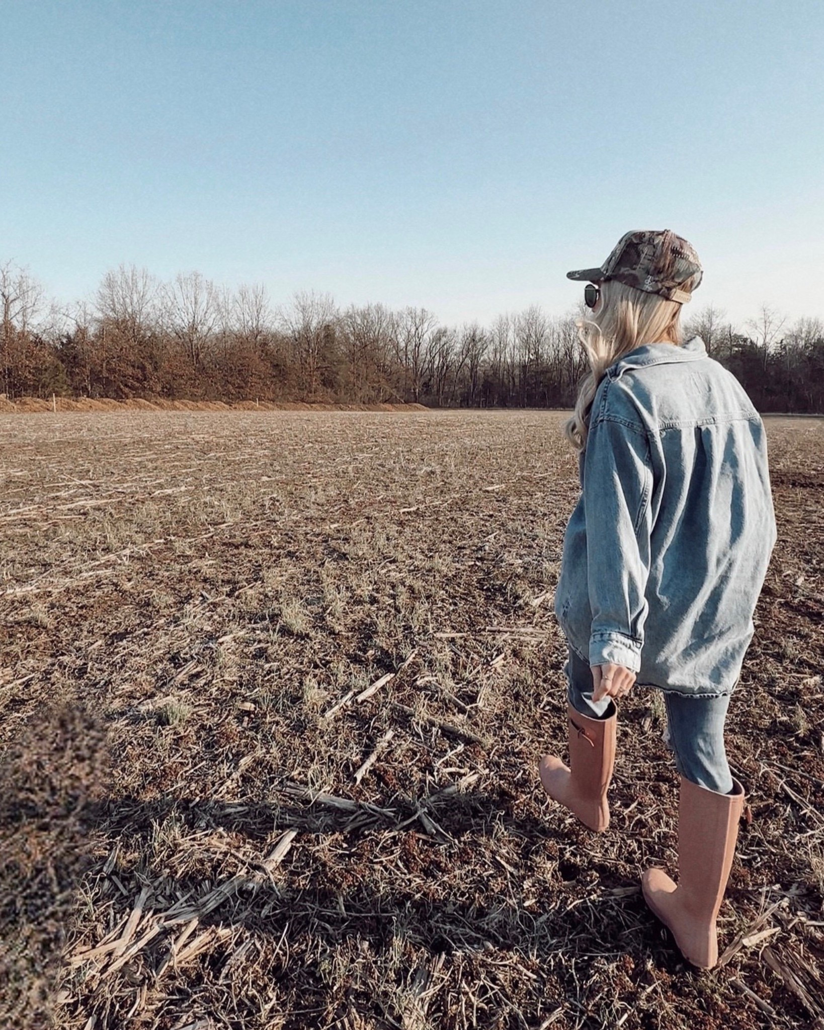 loving a denim on denim ootd per usual - linking my favorite denim shacket from @h+m 

📍 home - can’t wait to start building out here + take yall along on such a fun process building from the ground up 🙌🏻

#LTKActive #LTKHome #LTKSeasonal