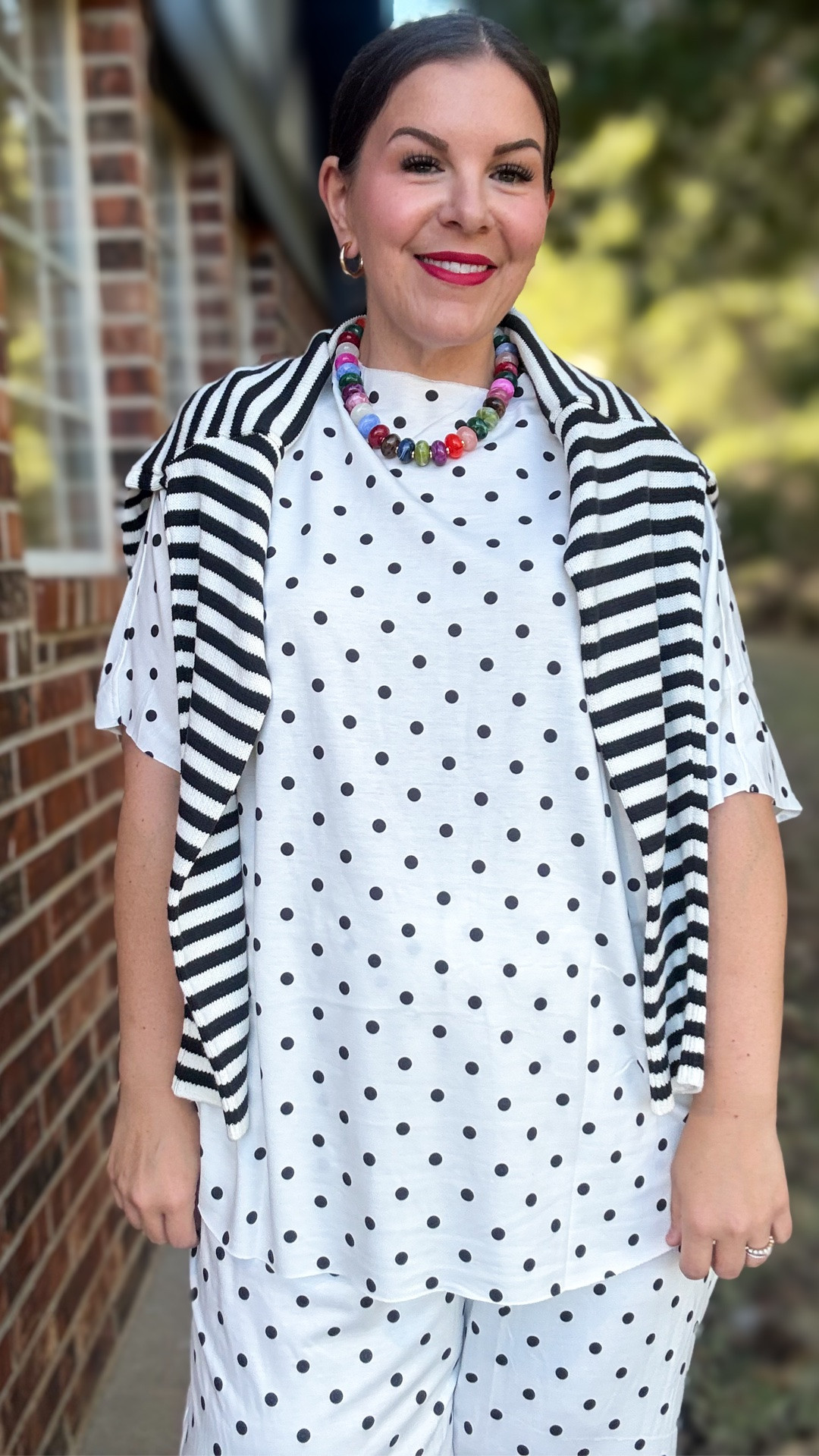 This Amazon matching set is curvy girl friendly and so comfortable! I own it in multiple colors but couldn’t resist the polka dots 🙌🏻 This is a great travel set and mom life outfit! Wearing the XXL, goes up to size 5X and is very true to size.