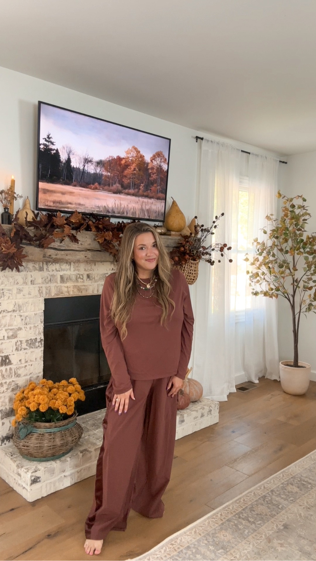 Fall lounge. Sheen feather stretch pants. Stretchy pants. Comfy pants. Cozy fall outfits.

#LTKmomlife #LTKMidsize #LTKootd