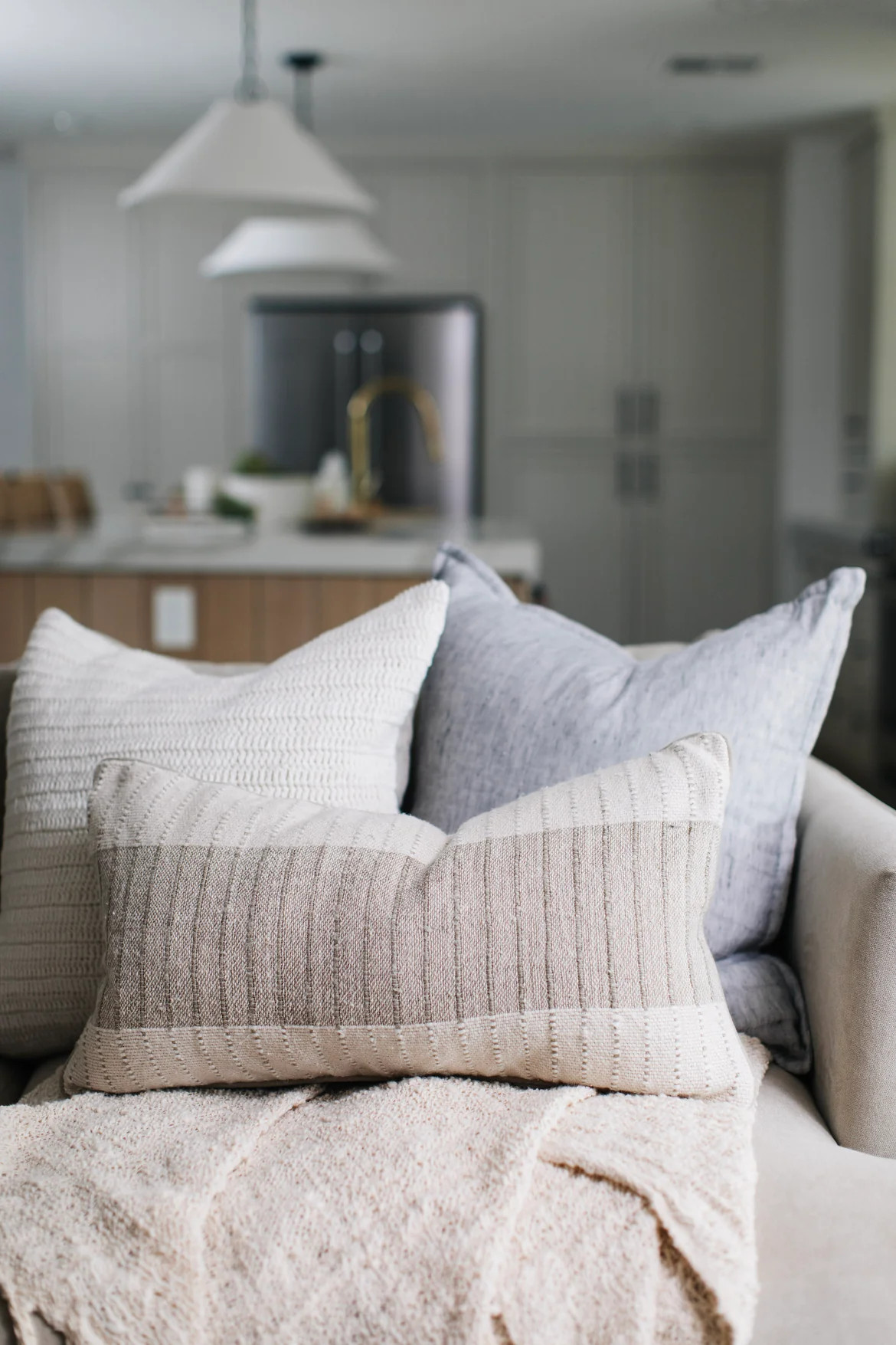 Irina Lumbar Pillow | THELIFESTYLEDCO