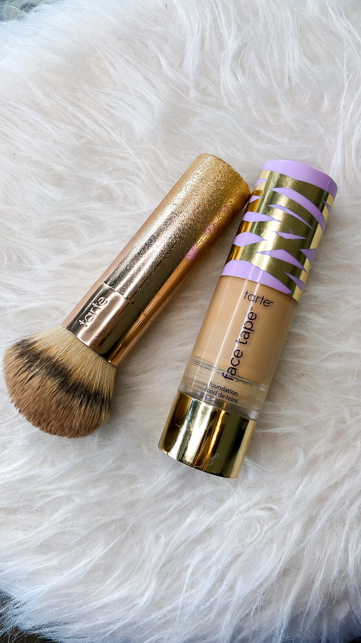 Omg! I can’t believe the huge mark down on my favorites that I wear everyday! 
This buffer brush- grab it! You’ll LOVE it! It’s fool proof & blends makeup perfectly- like an airbrush look 🤩 
I wear shade: 34S medium sand in foundation 

#LTKBeauty #LTKSaleAlert #LTKFindsUnder50