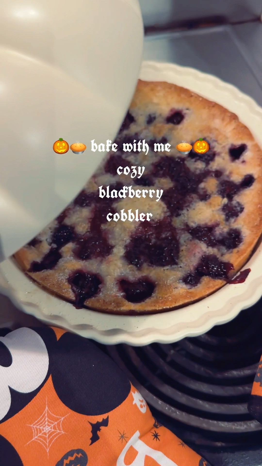 Do some fall baking with me. It’s time to get all the fall bakeware out. This ceramic pumpkin dish is my favorite.


#LTKHome