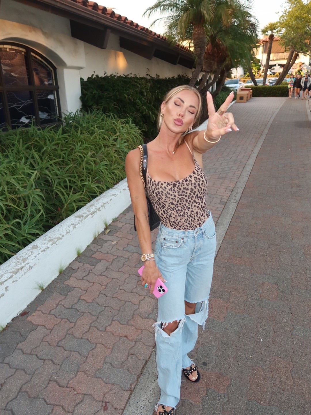 The body suit we all need. 🐆🖤 #skims #petite #cuteoutift #rippeddenim #datenight #girldate #simplestyle #cutedenim #grlfrnd #lightdenim

#LTKPetite #LTKWorkwear #LTKStyleTip