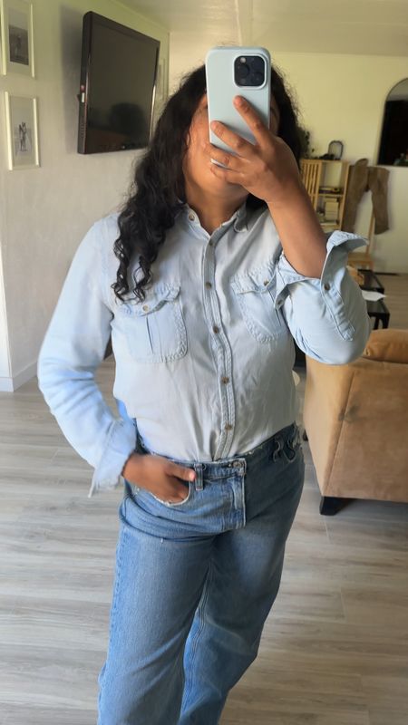 Denim on denim. These Abercrombie jeans are so good. While this exact wash is no longer available it is in other different washes. This denim shirt is old so I linked similar. Have a lovely Wednesday whatever you’re up to😀😃

Her Current Obsession, causal style, spring outfit 

#LTKVideo #LTKFindsUnder100 #LTKU