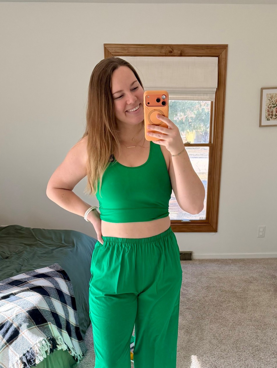 My “Grass Green" sports bra is on super sale right now! This color is hard to find, so grab it while you can 💚💚💚🍁🫶🏻 

36DD wearing size L 🥰

#LTKMidsize #LTKSaleAlert #LTKSeasonal