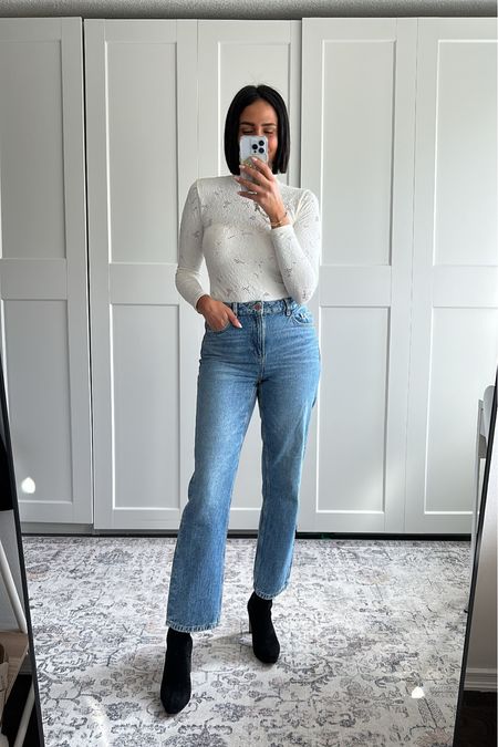 Medium bodysuit 
Size 28/long jeans 

#LTKstyletip #LTKfindsunder100