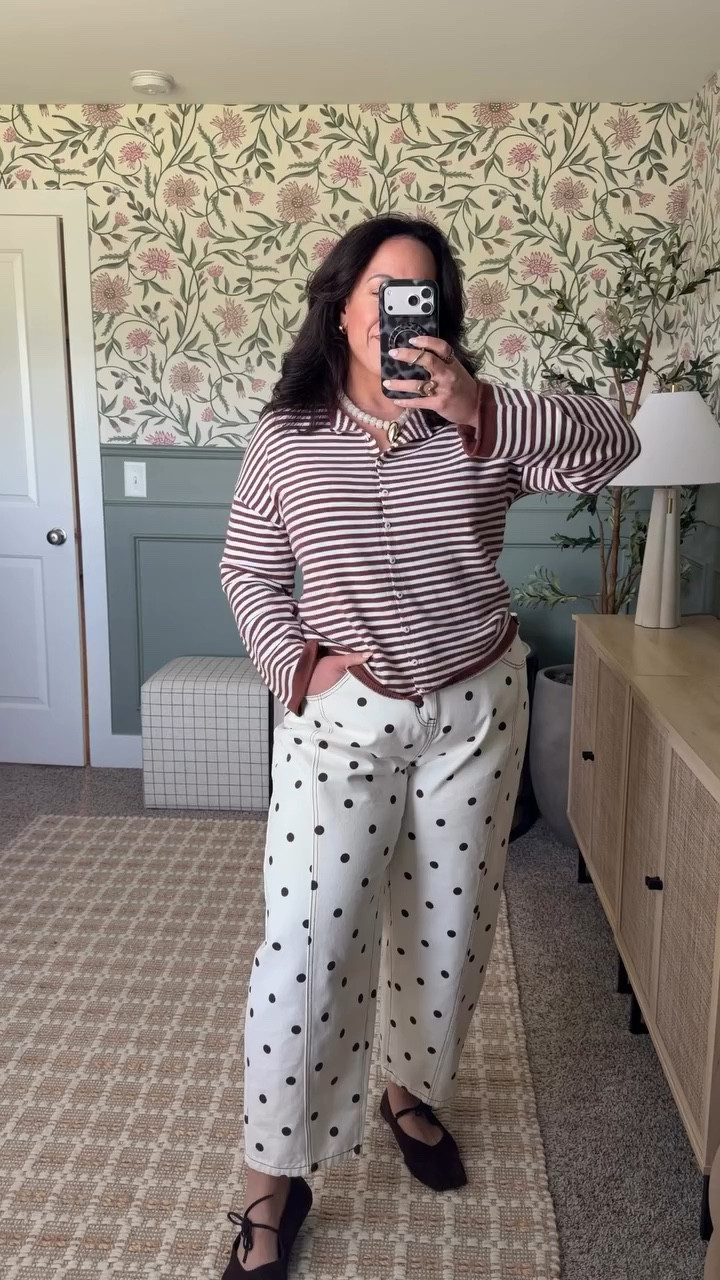 Same pants but with a striped cardigan!! Love to get creative with different patterns and textures ❤️

#LTKBeauty #LTKMidsize #LTKootd