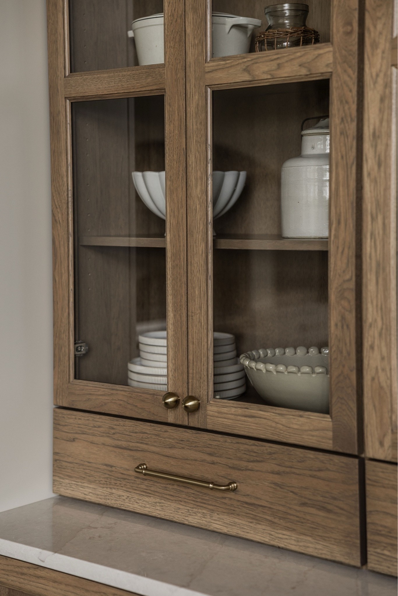 Not all gold finishes play nicely together✨ Here are a few tried-and-true combinations we love for a cohesive, layered look. We use Top Knobs honey bronze and Delta Champagne Bronze. @Wayfair #wayfair #wayfairpartner #ad