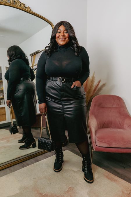#AD @target #TargetTuesday #TargetStyle #TargetPartner 

If it’s going to be a Black Friday, let’s make it look good! Target is coming through with the fire fits and amazing sales for Black Friday including 40% off outerwear, boots and cold weather items and 10% off Target Gifts with Circle! 

Skirt 22 / top XXL

#plussizefashion #plussizemidiskirt #plussizetargetoutfits 

#LTKCyberWeek #LTKplussize #LTKfindsunder50