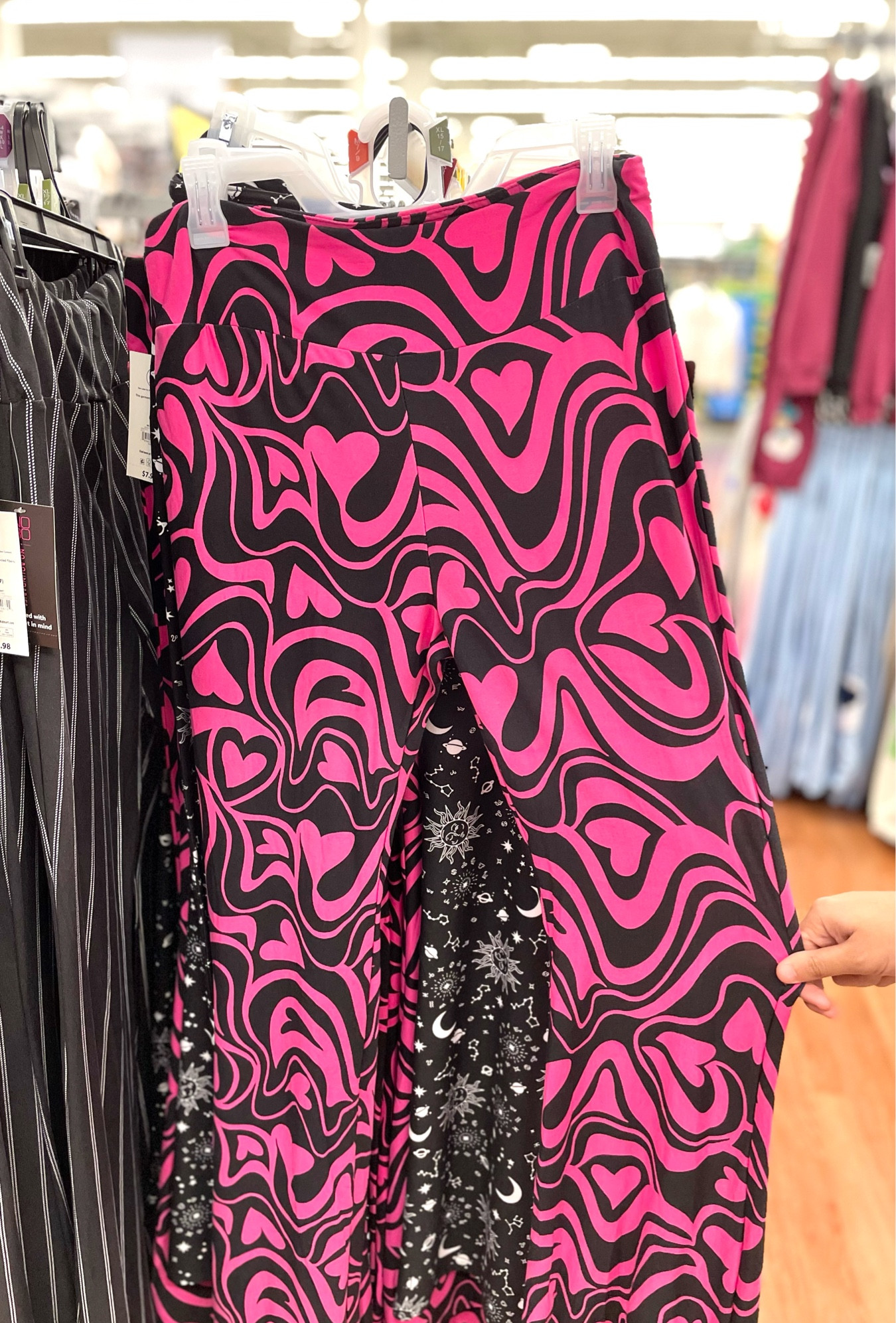 Walmart No Boundaries Valentine’s heart flared leggings!💋💞

#LTKstyletip #LTKmidsize #LTKSeasonal