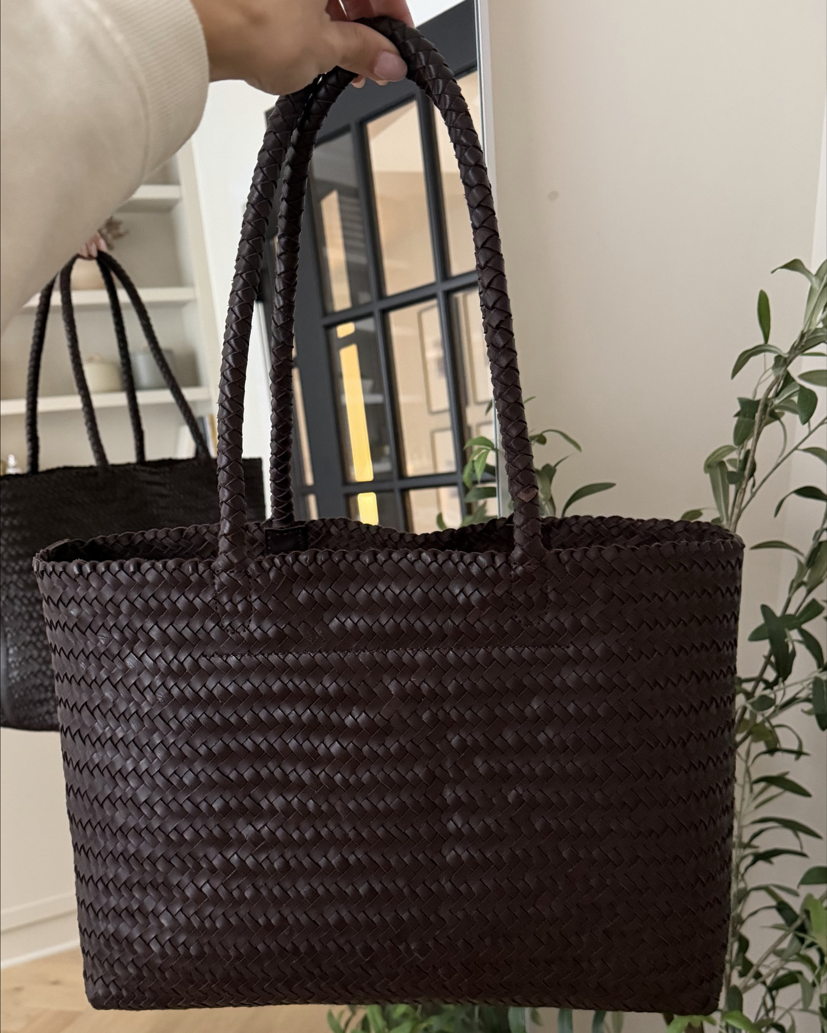 25% off this best selling Madewell tote for icons/stars!! Sale open to all Insiders on Tuesday 🤩

#LTKWorkwear #LTKTravel #LTKSaleAlert