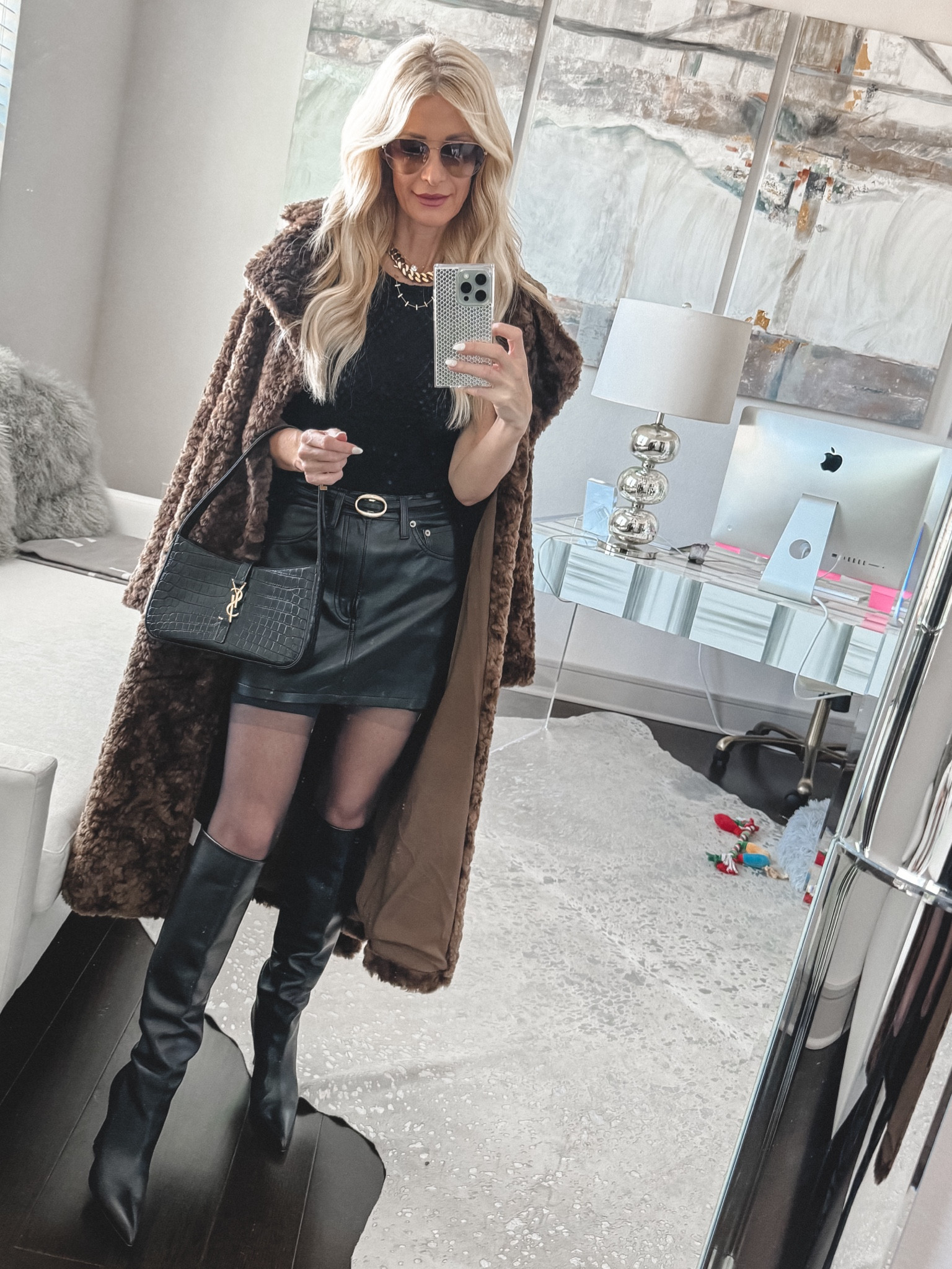 MOB WIFE VIBES >> Are you into this viral fashion trend or not? Leave me a comment below and let me know. 

I am for sure! I’ve always loved wearing faux furs (and vintage fur), leather, and really anything glam! ✨✨✨ 

I always say wear what makes you FEEL like the best version of yourself because at the end of the day you’re the one in charge of how you feel! 

Comment LINKS to get these outfit details sent to your DM. 



#LTKstyletip #LTKover40 #LTKfindsunder100
