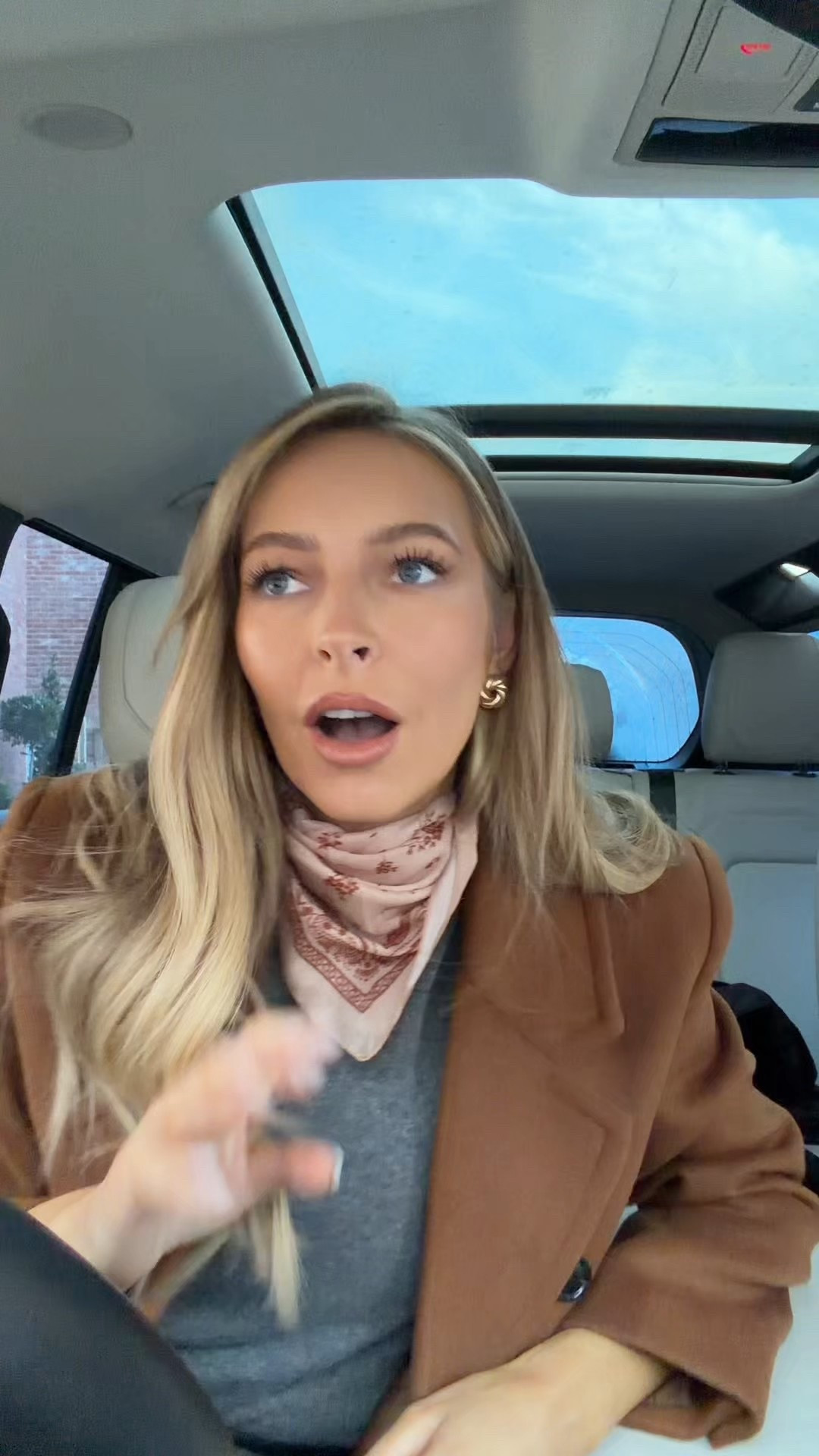 Scarf is M&S - can’t see it online but you may find it in store!! 