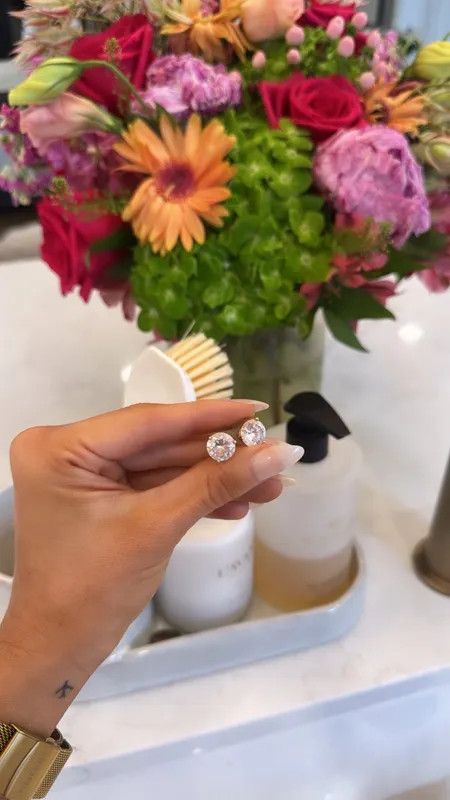 My favorite everyday studs!!

earrings, jewelry, studs, accessories, finds under $50, katy roach, livingmybeststyle 

 