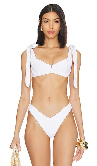 BEACH RIOT Blair Bikini Top in White. - size L (also in M, S, XL, XS) | Revolve Clothing (Global)