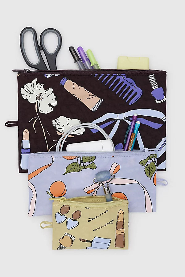 BAGGU Flat Pouch Set in Get Ready With Me at Urban Outfitters | Urban Outfitters (US and RoW)