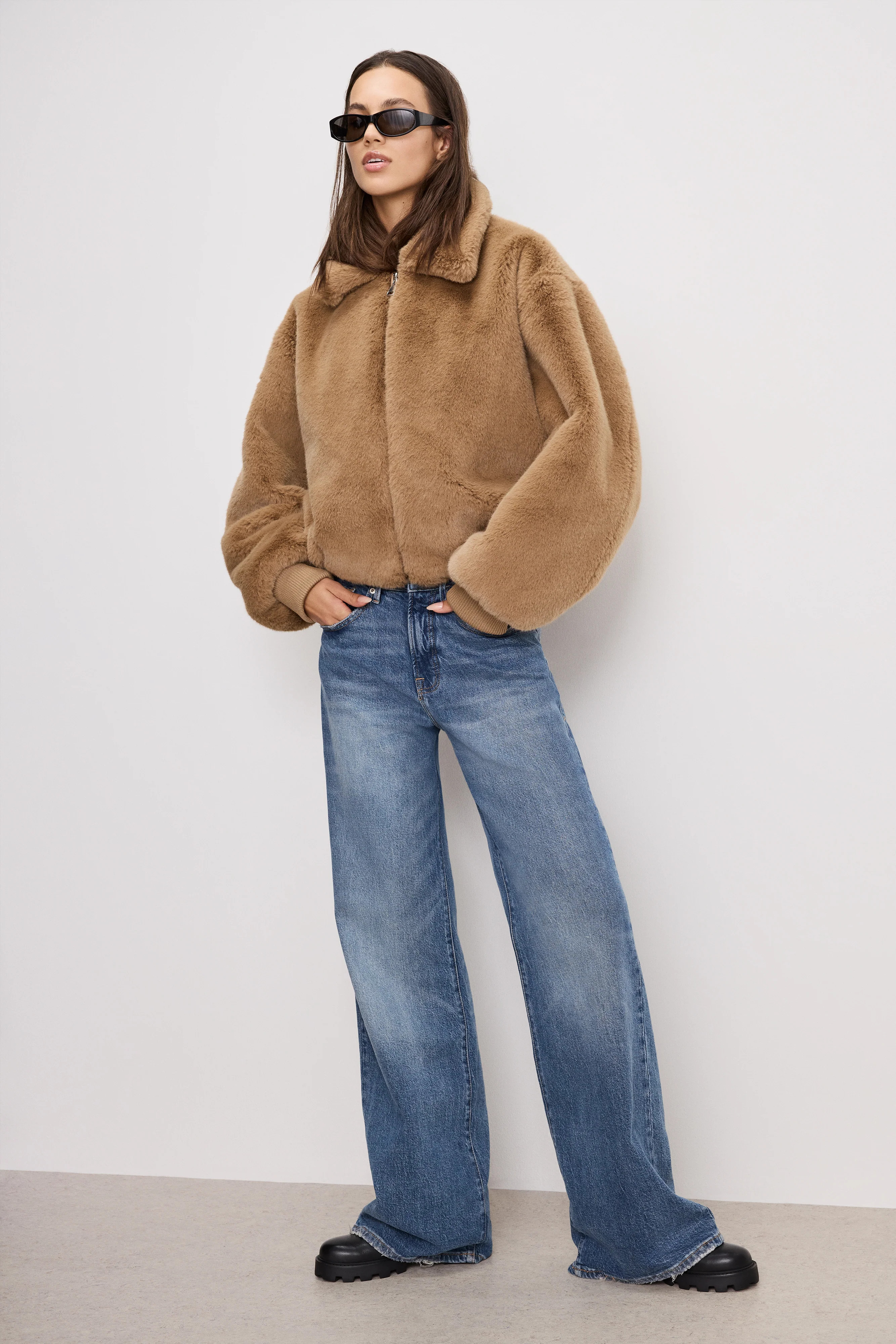 GOOD EASE RELAXED JEANS | Good American