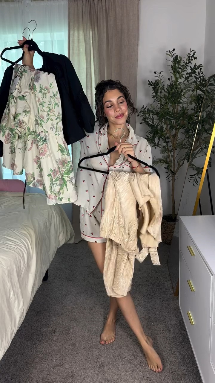 Este juego de saya un ESCÁNDALO y la tela está a otro nivel está marca me ha encantado demasiado 

#LTKFindsUnder50 #LTKStyleTip #LTKVideo