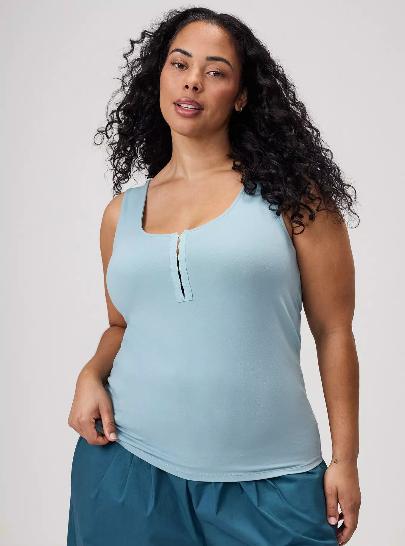 Foxy Scoop Hook & Eye Tank | Torrid (US & Canada)