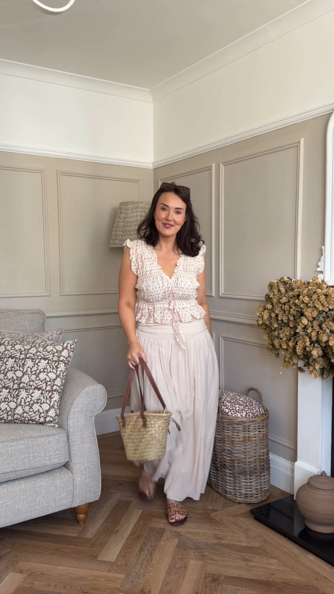 The prettiest set, perfect for a spring/summer day but also perfect for special occasions and I'm wearing size M in top and size 12 in skirt as only fitted part is on the waist. Lots of room around the hips/bum xx

#LTKuk #LTKspring #LTKsummer