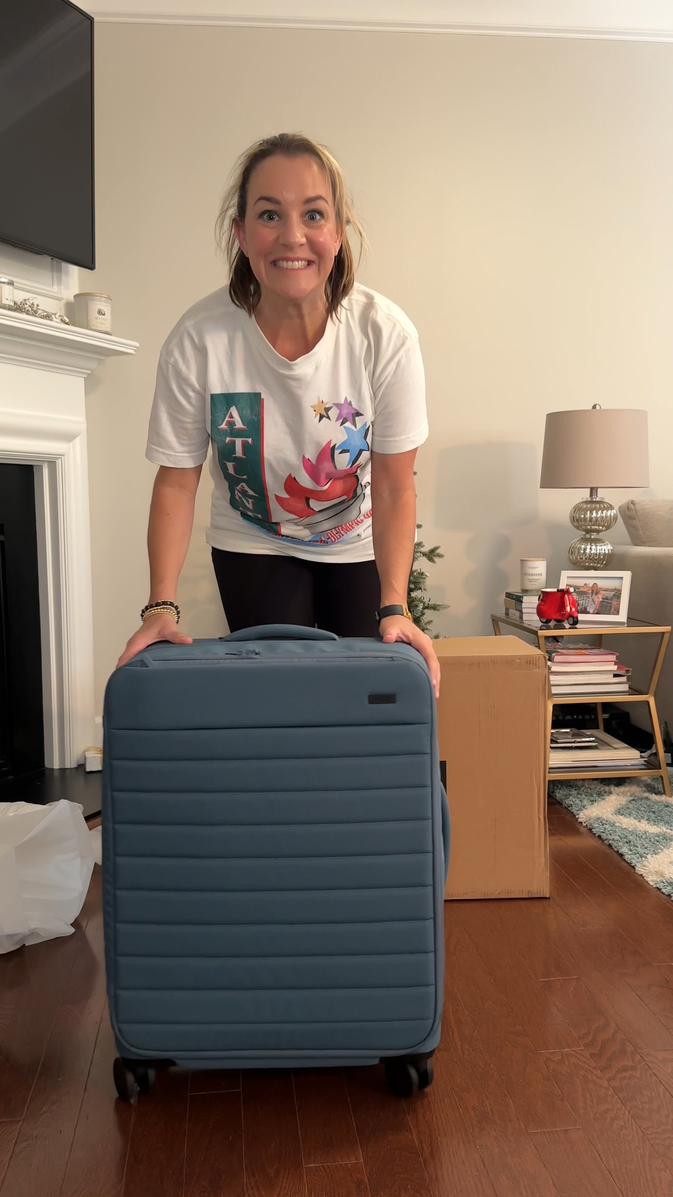 I have been WAITING for this. Who else is a softie like me?

Thank you, @away ! ❤️

#gifted #away #awatravel #softsidesuitcase #softsidedluggage #packing 