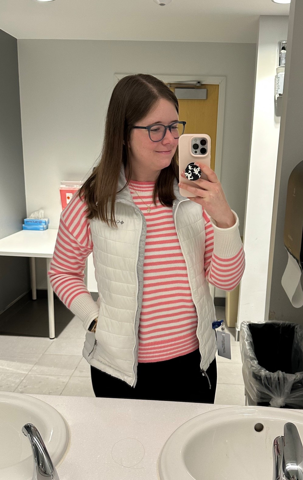 The cutest pink sweater under $60! I’m wearing a small 🩷

#LTKHoliday #LTKFindsUnder100 #LTKgrwm