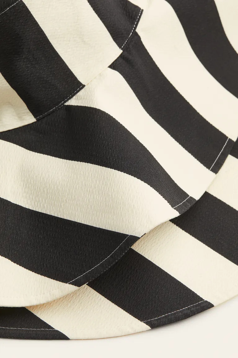 Seersucker Bucket Hat | H&M (US + CA)