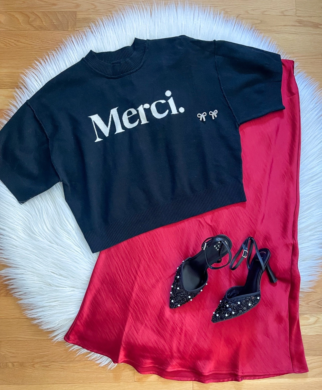 Loving this NEW Merci pullover sweater! So many ways to style it 🖤

#LTKFindsUnder50 #LTKHoliday