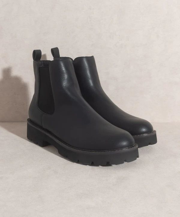 Gianna Chunky Sole Chelsea Boot | Alexa Reece Boutique