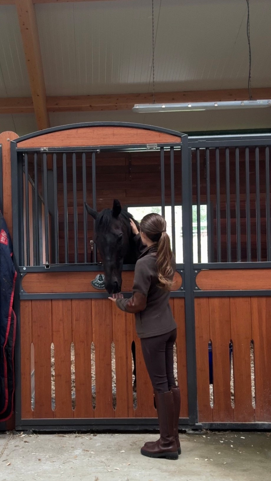Days at the barn 🐎 wearing a total brown equestrian look by Holland Cooperr

#LTKfitness #LTKeurope #LTKautumn