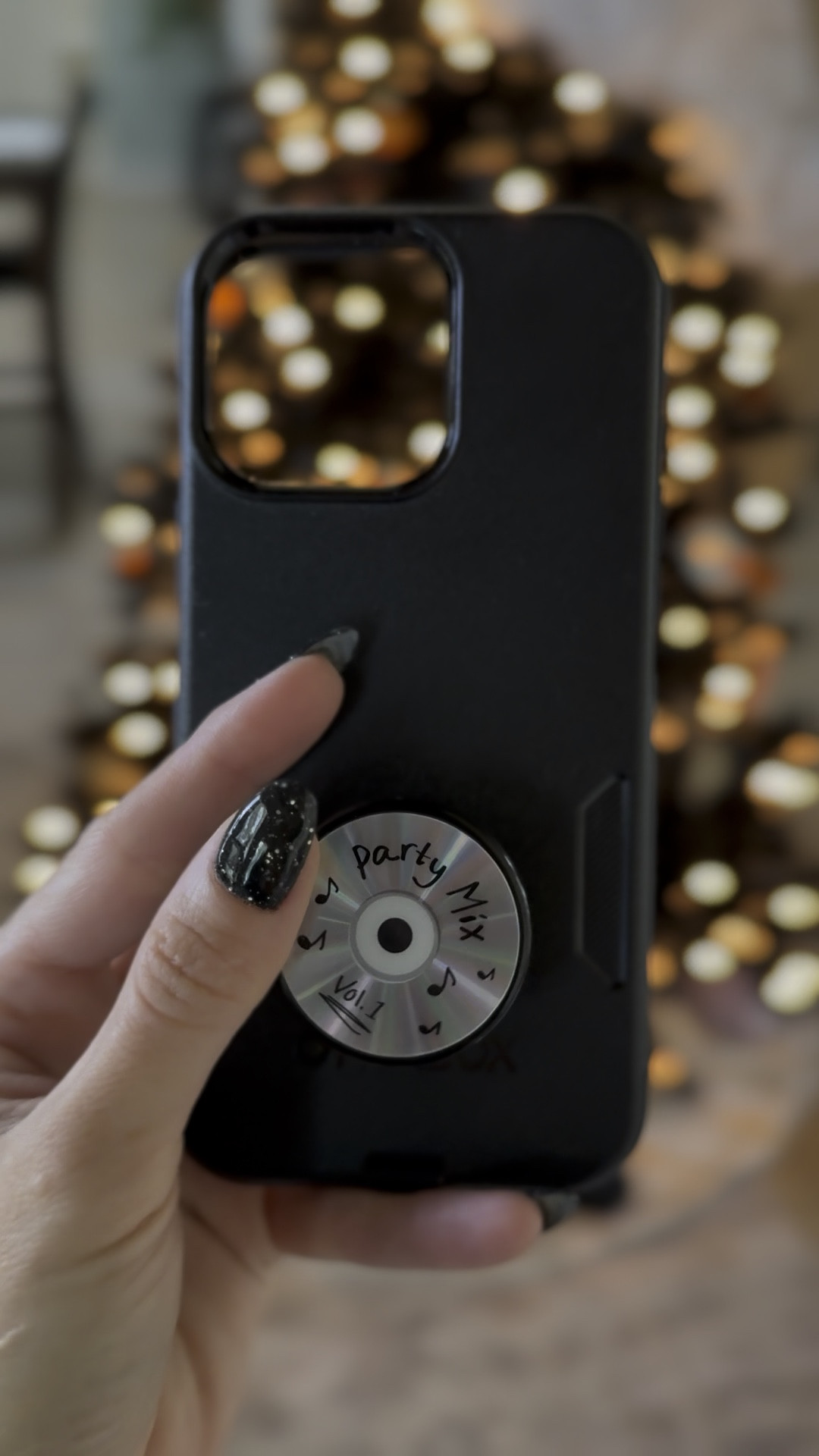 Alright my fellow millennials, I have THE BEST pop socket for you! Look at this little party mix CD pop socket! The best part, it spins! 💿🎶



#LTKGiftGuide #LTKU #LTKFindsUnder50