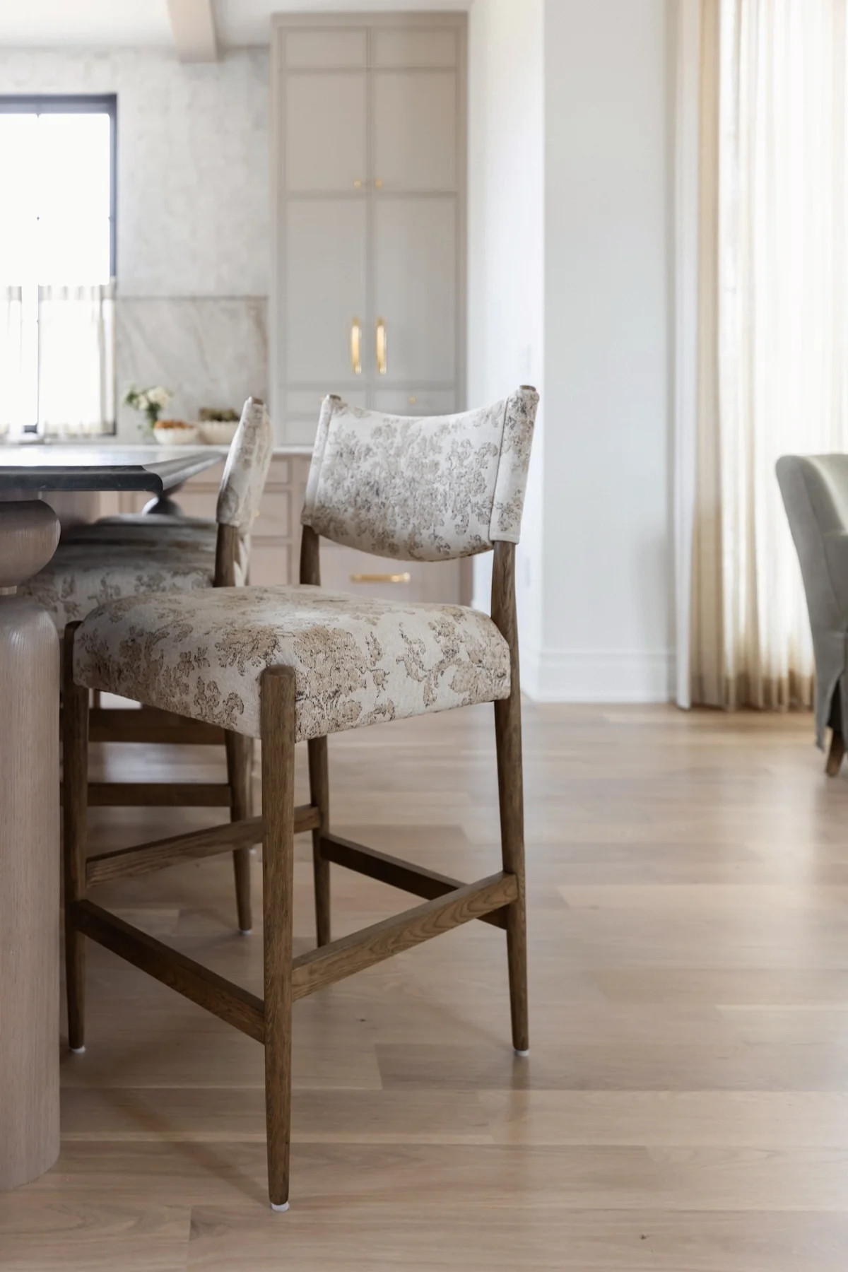 Jayla Counter Stool | THELIFESTYLEDCO