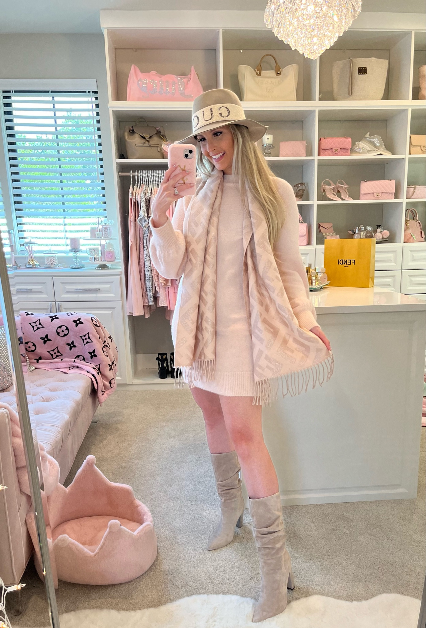 Pink Fall Vibes

#LTKFind #LTKSeasonal