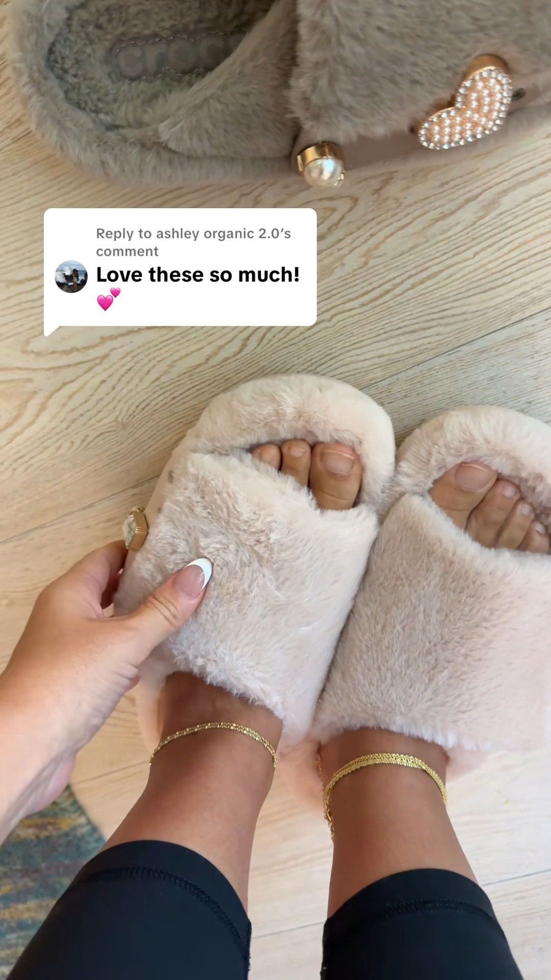 Obsessed with these crocs slipper slides

#LTKCyberWeek #LTKGiftGuide #LTKootd