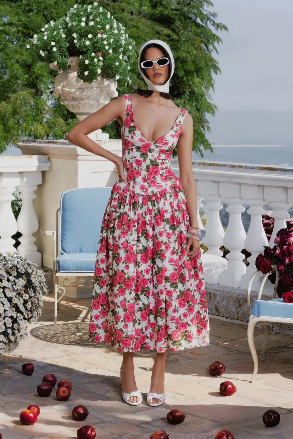 Miss Circle Wilfreda Floral Linen Sweetheart Midi Dress | Urban Outfitters (US and RoW)