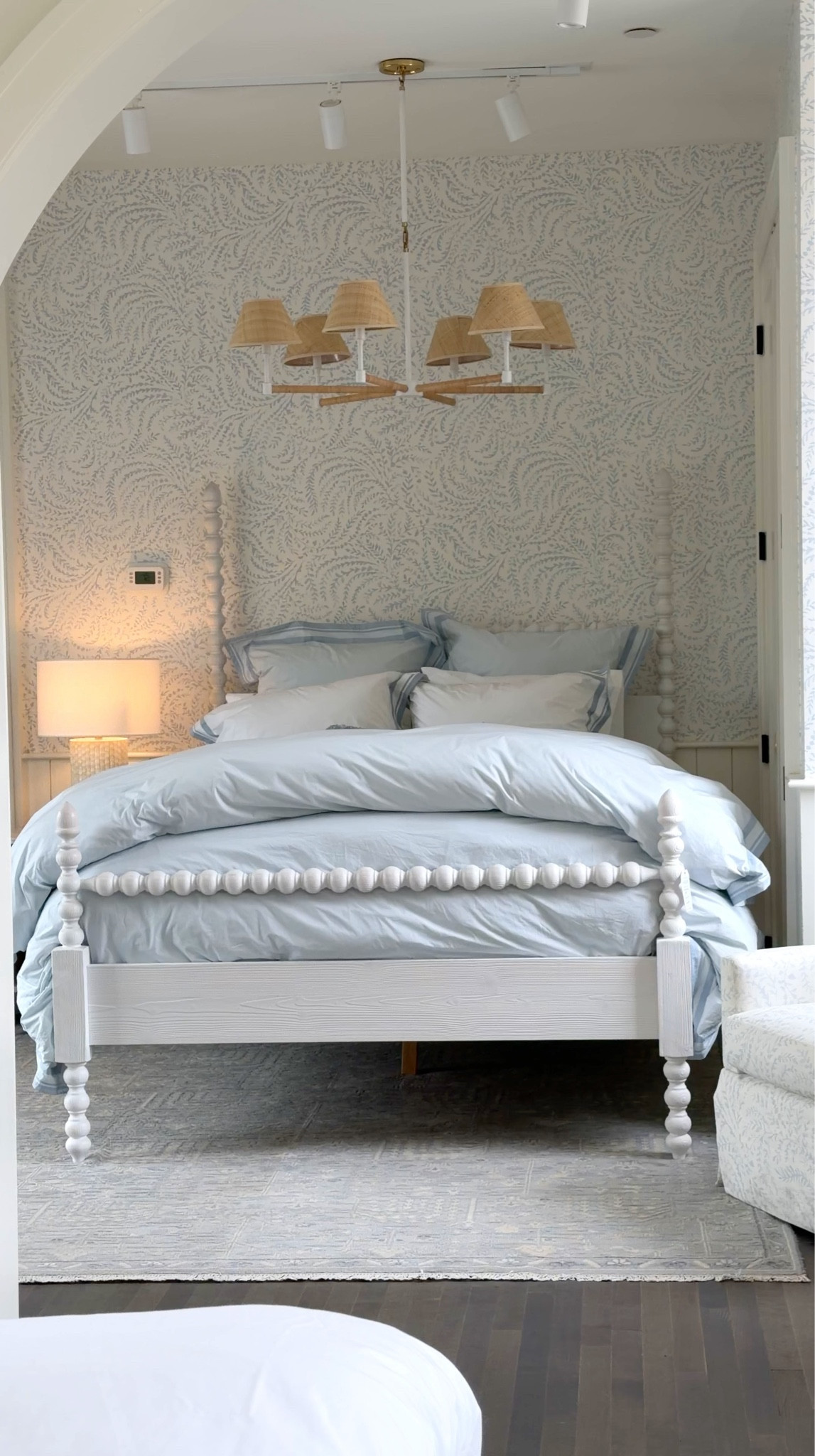 Soft coastal guest bedroom inspo!🌊 Featuring Serena & Lily, this space highlights the Cornwall Bed with Priano Wallpaper for a fresh, layered look. 🩵 The mix of light blue tones and airy textures creates such a calm, inviting retreat for guests. 🛏️ A beautiful blend of coastal style and serene design. Linked the whole setup! 🐚
#SerenaAndLily #CoastalBedroom #BedroomInspo

#LTKSaleAlert #LTKHome