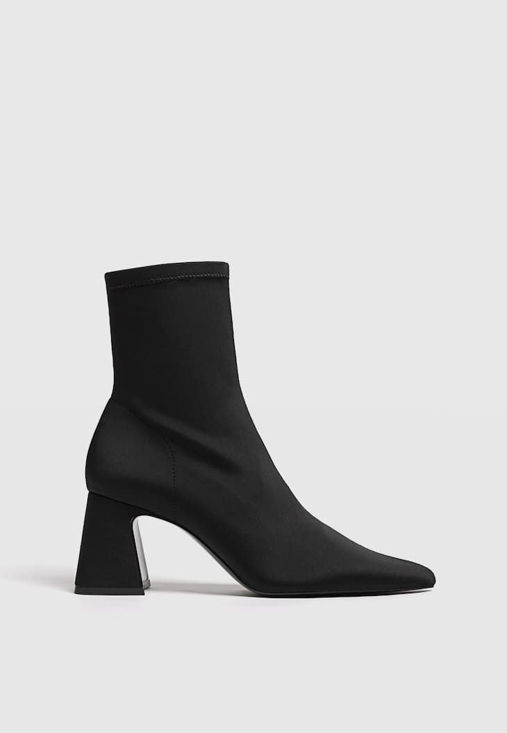 Black stretch high-heel ankle boots | Stradivarius (UK)