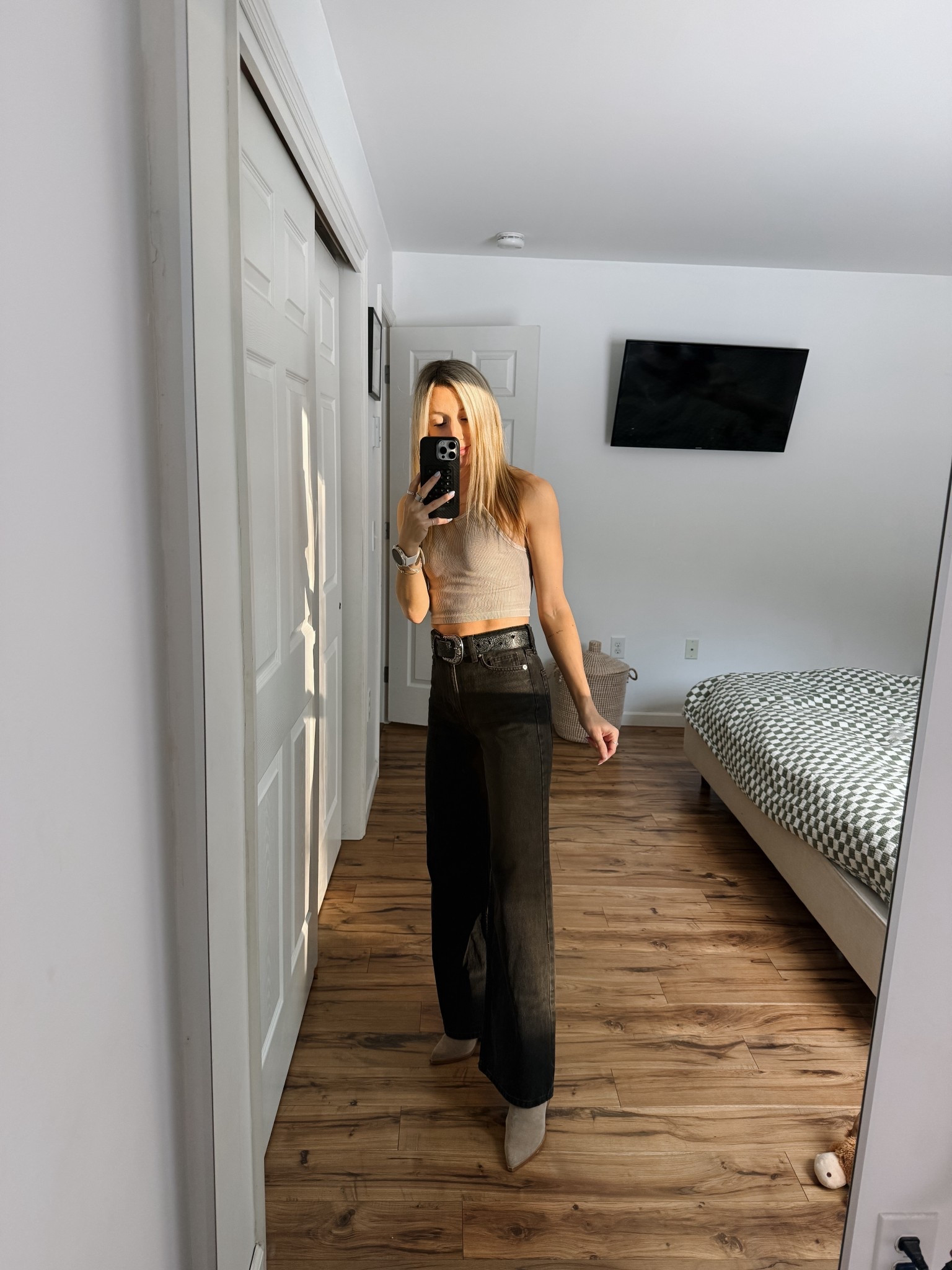 These jeans are SO good and are on major SALE!

#LTKgrwm #LTKootd #LTKSaleAlert